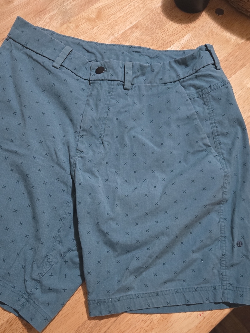 lululemon athletica Men's Teal Blue Micro Cross-Print Shorts